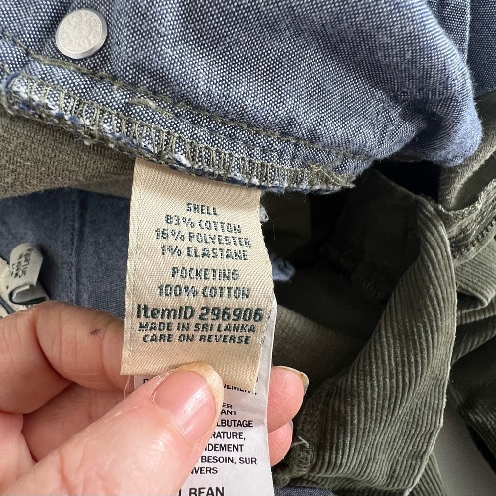 L.L.Bean Favorite Fit corduroy pants in size 6 Medium Tall (M/T) for women. - Picture 5 of 10